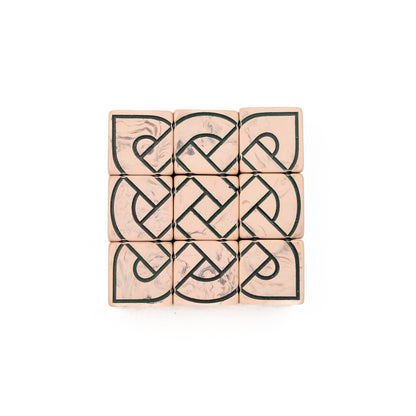 9 Crossed Knot Dice (Red or Sand)
