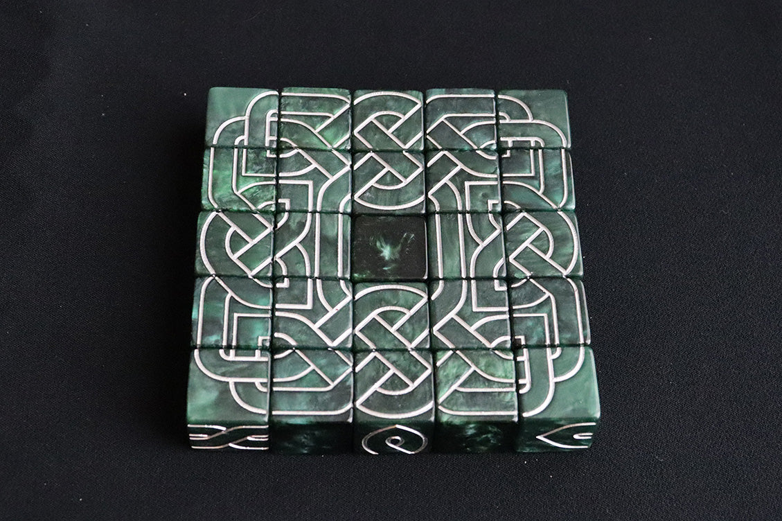 9 "Abridged" Knot Dice (Green)